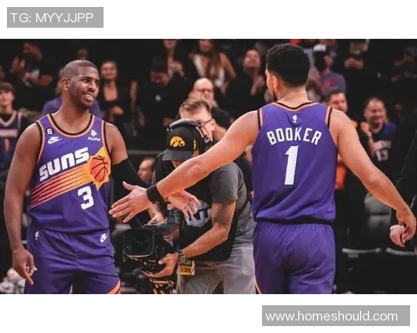 保罗与教练激烈争执局势升级双方冲突引发球队内部危机